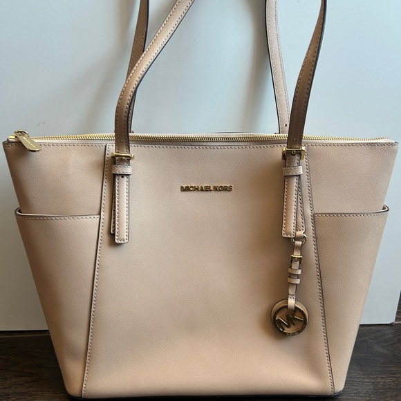 Michael Kors Handbags - Michael Kors Blush Leather Tote
